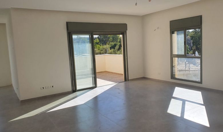Rabbi Elazar Hamoda'i Penthouse