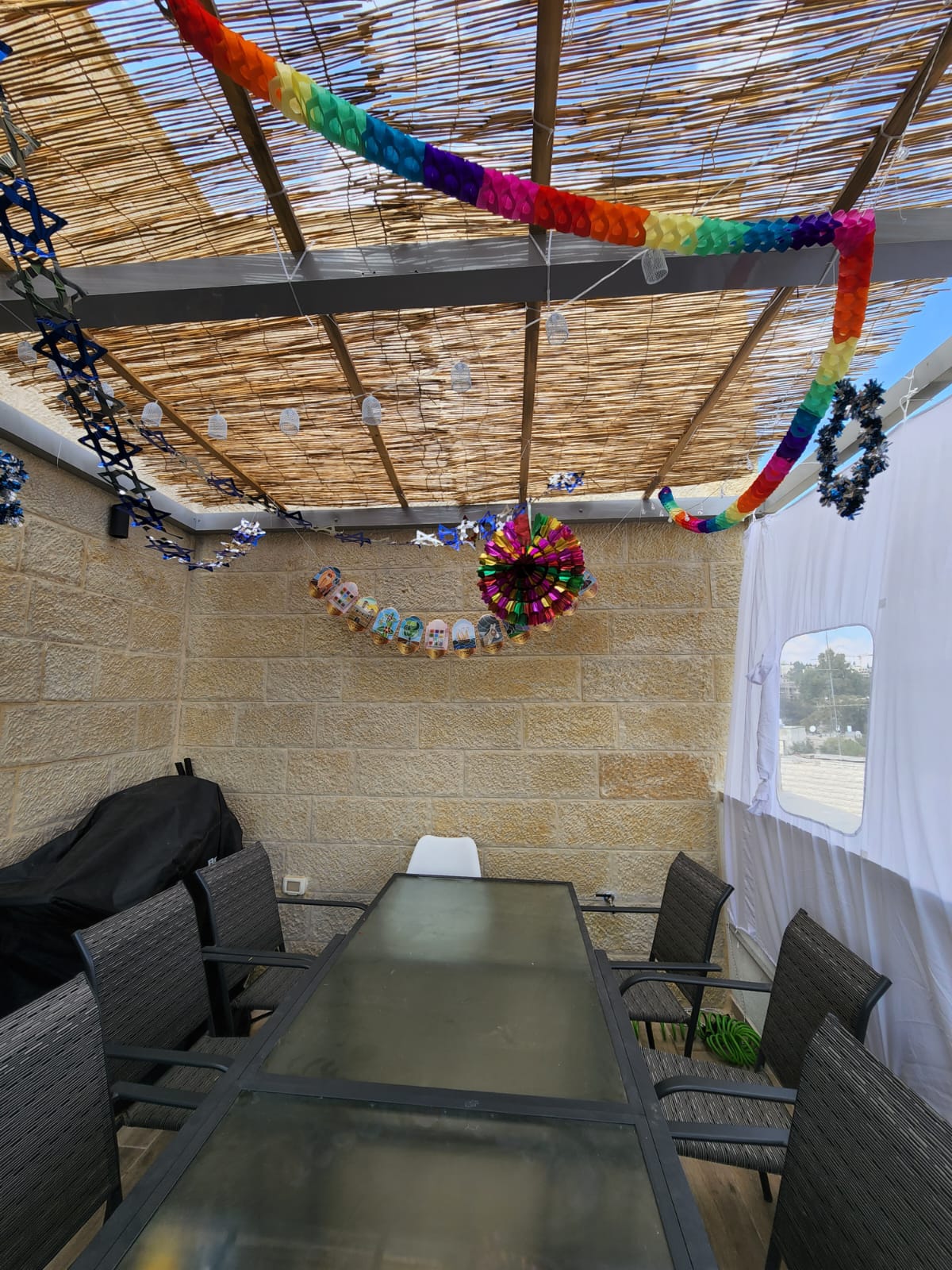 Sukkah decorations